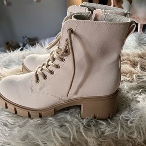 Women’s boots